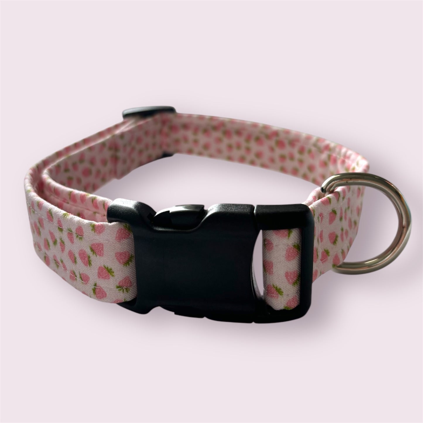 Handmade Dog Collar-Strawberry ditzy